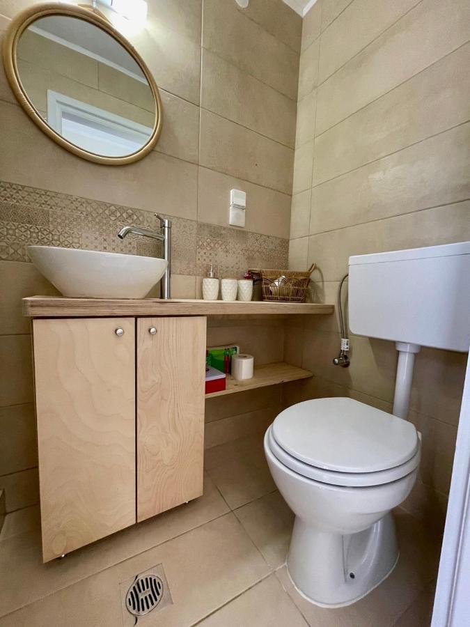 Ilianas Place Ágios Matthaíos Bagian luar foto