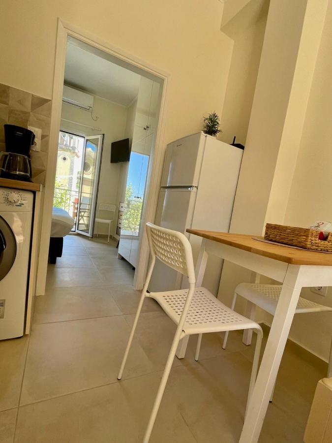 Ilianas Place Ágios Matthaíos Bagian luar foto